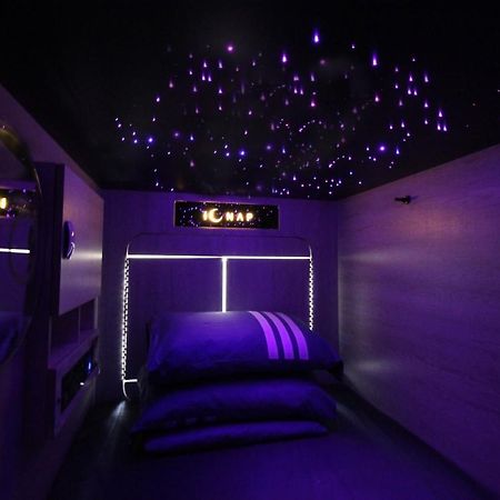 L'Etoile De Mer Mong Kok - Capsule Hotel Kaulung Kültér fotó